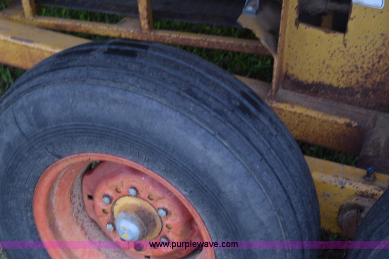 image for item K6180 1988 HayBuster H1100 tub grinder