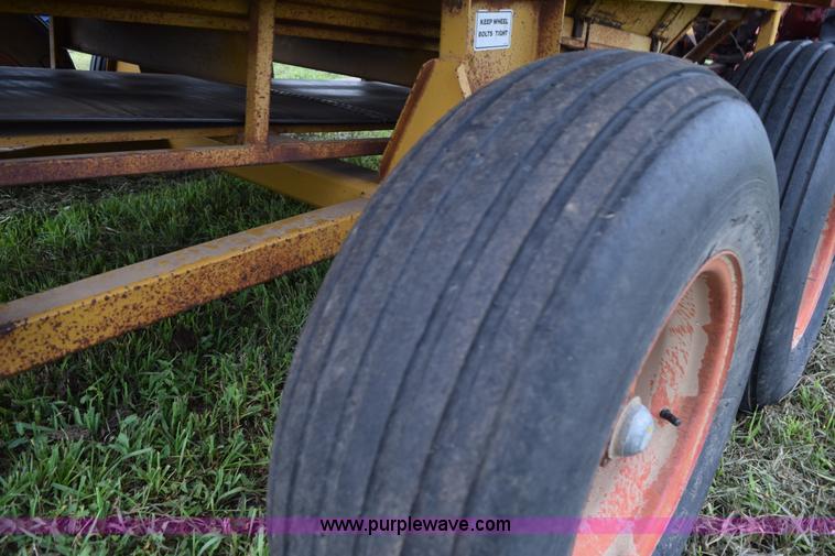 image for item K6180 1988 HayBuster H1100 tub grinder