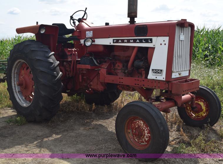 image for item K6246 Farmall 806 tractor