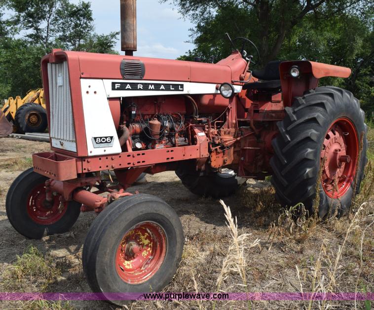 image for item K6246 Farmall 806 tractor