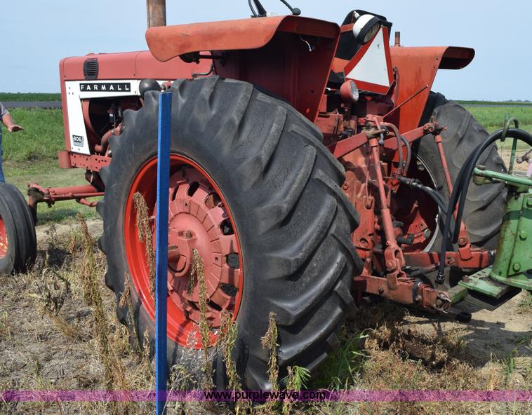 image for item K6246 Farmall 806 tractor