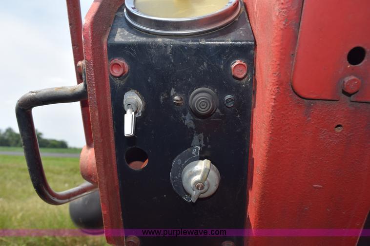 image for item K6246 Farmall 806 tractor