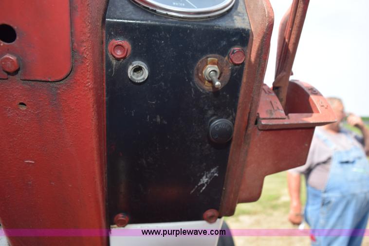 image for item K6246 Farmall 806 tractor