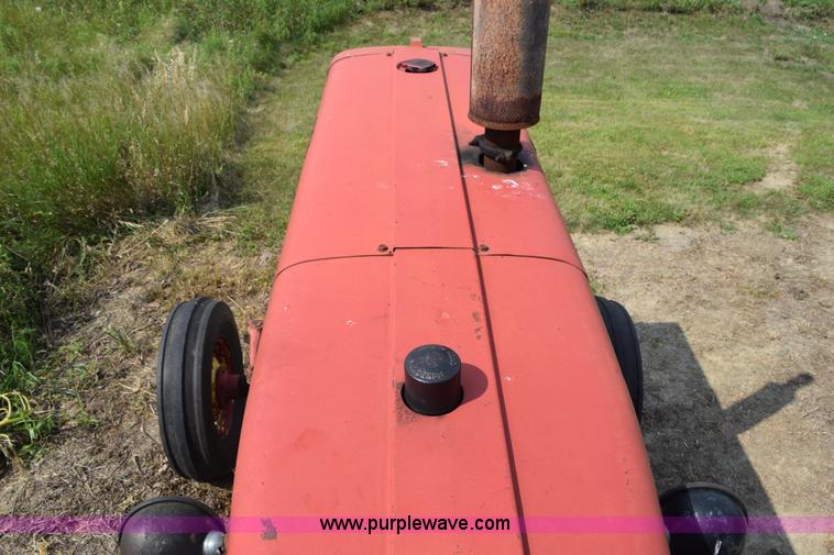 image for item K6246 Farmall 806 tractor