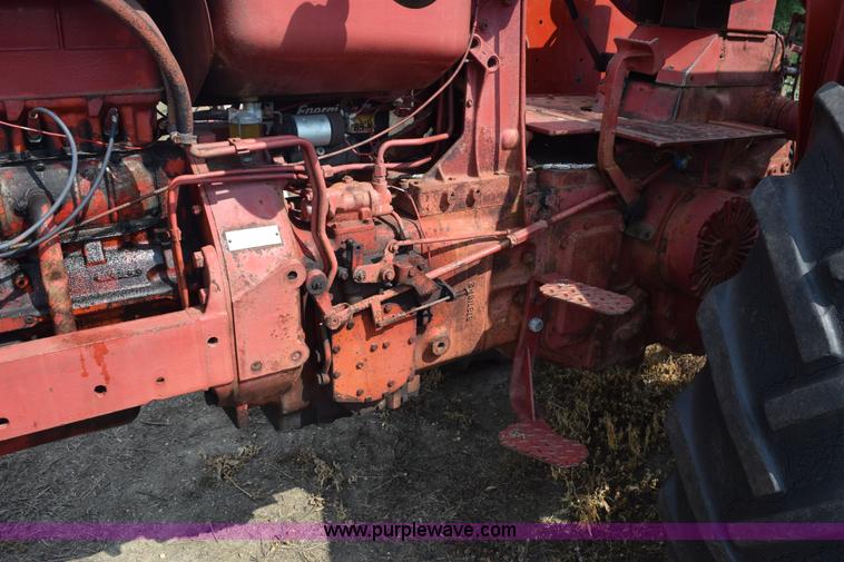 image for item K6246 Farmall 806 tractor