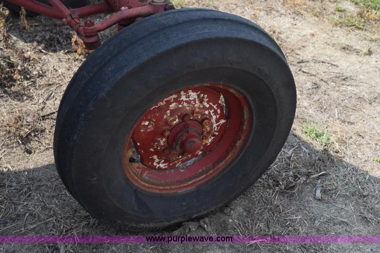 image for item K6246 Farmall 806 tractor