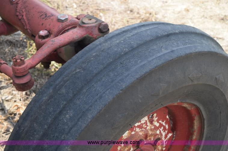 image for item K6246 Farmall 806 tractor