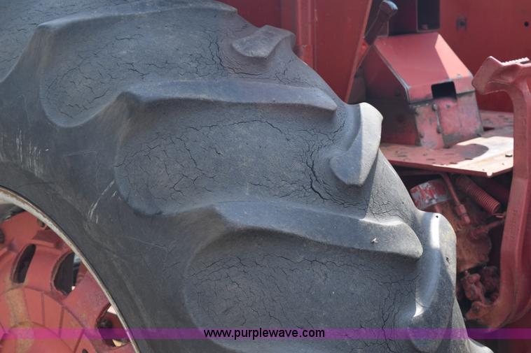 image for item K6246 Farmall 806 tractor