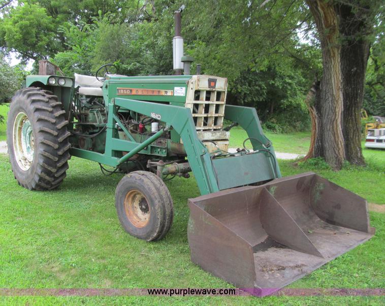 image for item K6258 Oliver 1850 tractor