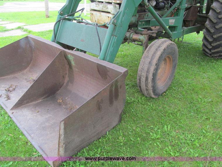 image for item K6258 Oliver 1850 tractor