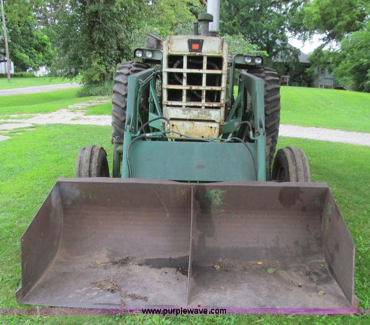 image for item K6258 Oliver 1850 tractor