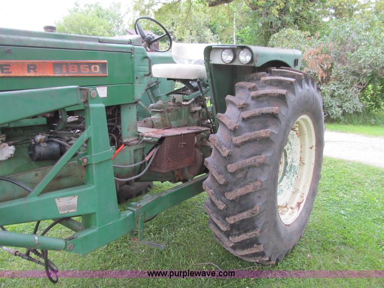 image for item K6258 Oliver 1850 tractor