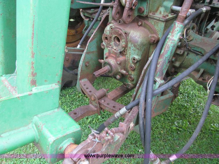 image for item K6258 Oliver 1850 tractor