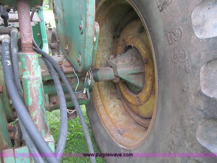 image for item K6258 Oliver 1850 tractor