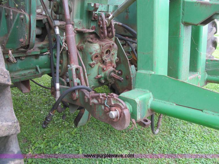 image for item K6258 Oliver 1850 tractor