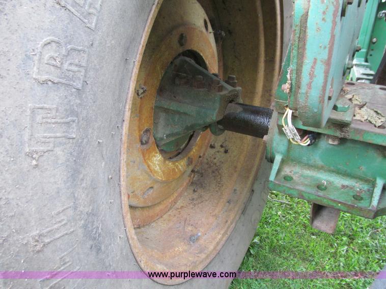 image for item K6258 Oliver 1850 tractor