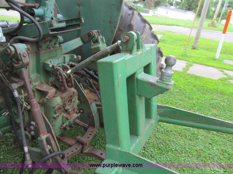 image for item K6258 Oliver 1850 tractor