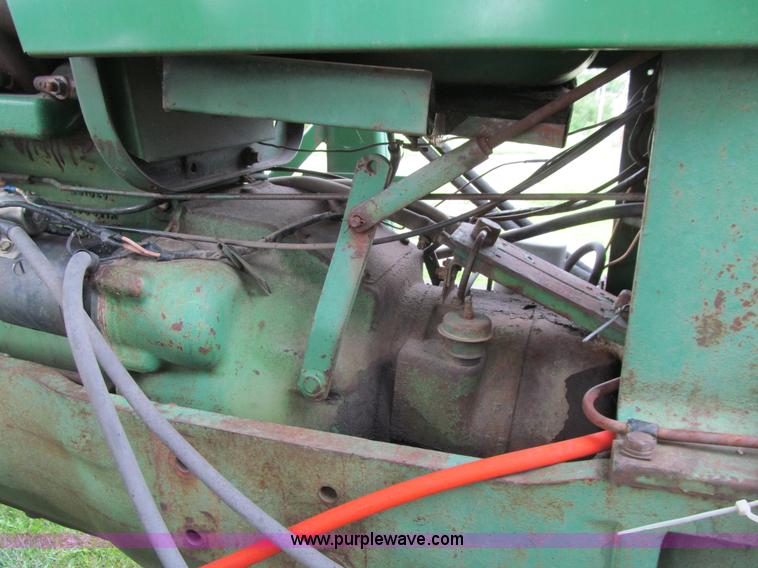 image for item K6258 Oliver 1850 tractor