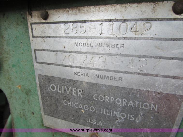 image for item K6258 Oliver 1850 tractor