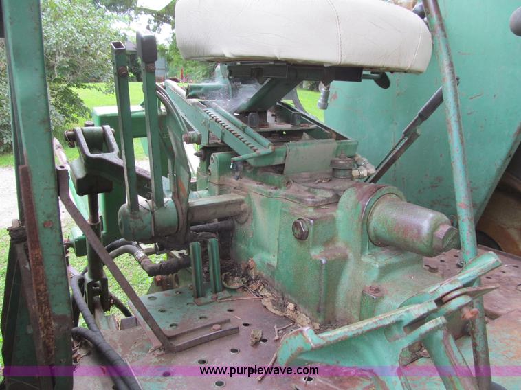 image for item K6258 Oliver 1850 tractor