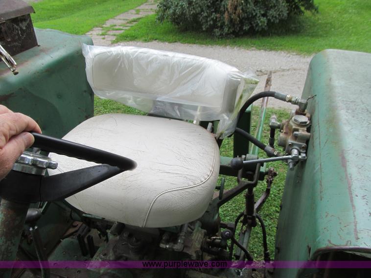 image for item K6258 Oliver 1850 tractor