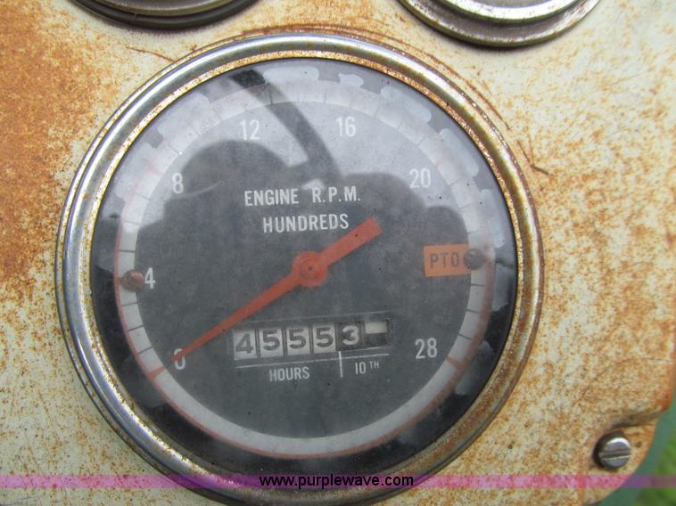 image for item K6258 Oliver 1850 tractor