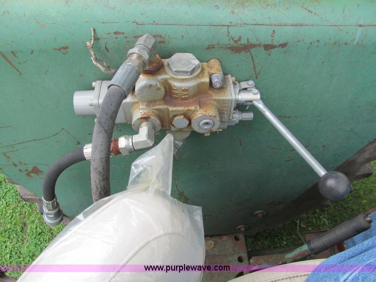 image for item K6258 Oliver 1850 tractor