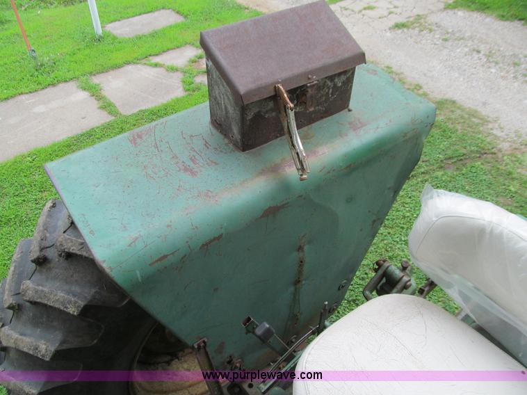 image for item K6258 Oliver 1850 tractor