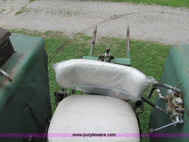 image for item K6258 Oliver 1850 tractor