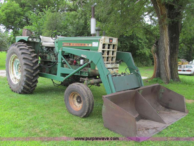 image for item K6258 Oliver 1850 tractor
