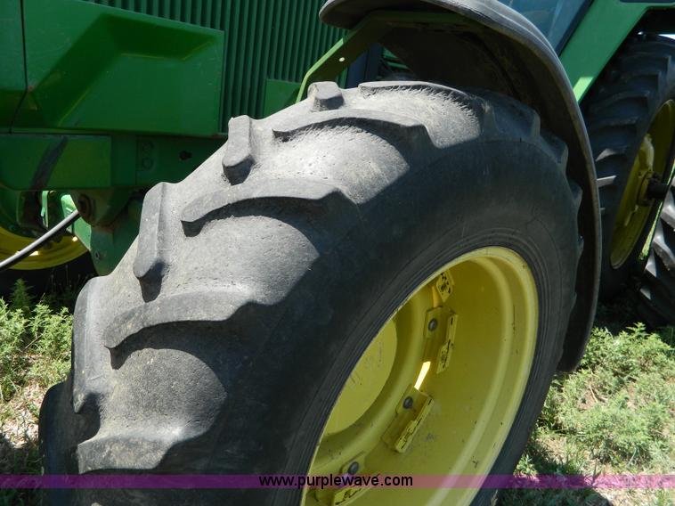 image for item K8153 1992 John Deere 4760 MFWD tractor