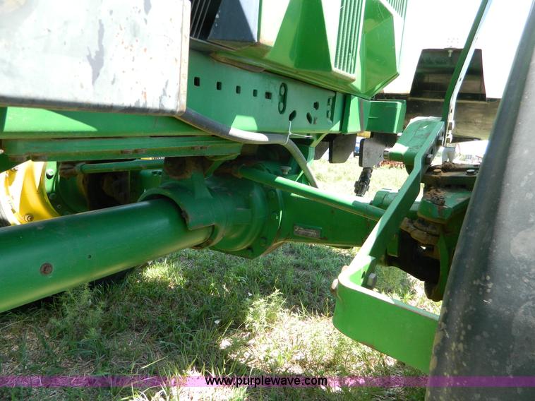 image for item K8153 1992 John Deere 4760 MFWD tractor