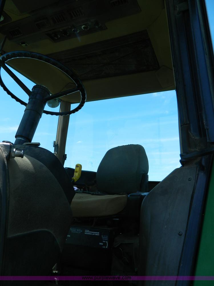 image for item K8153 1992 John Deere 4760 MFWD tractor