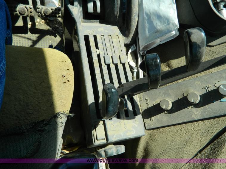 image for item K8153 1992 John Deere 4760 MFWD tractor