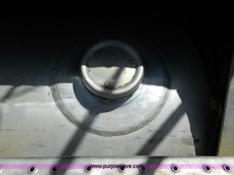 image for item K8163 1993 Freightliner FLD semi truck