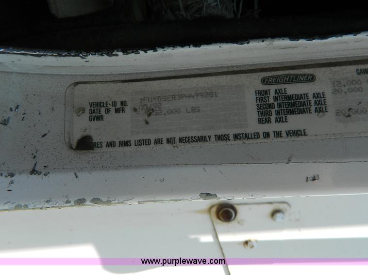 image for item K8163 1993 Freightliner FLD semi truck