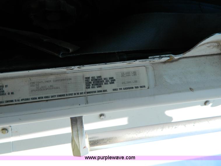 image for item K8163 1993 Freightliner FLD semi truck