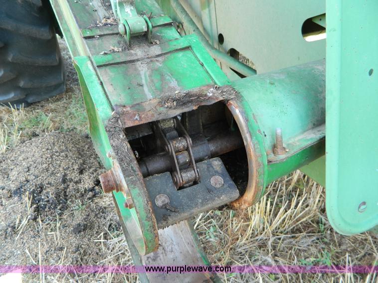 image for item K8167 1980 John Deere 7720 Turbo combine