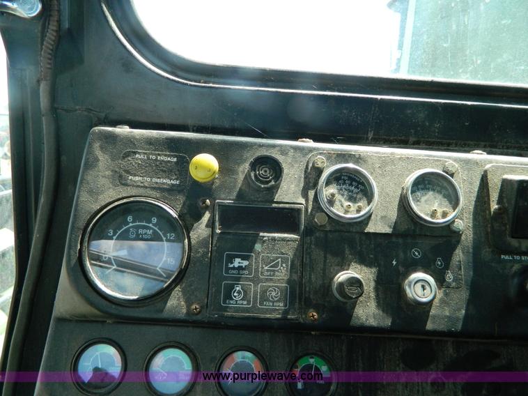 image for item K8167 1980 John Deere 7720 Turbo combine