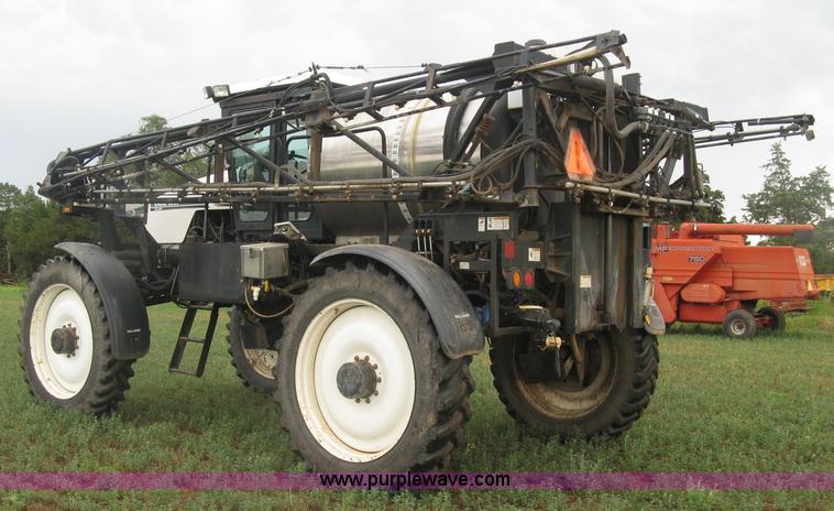 image for item K8715 2001 AGCO Willmar Eagle 8500 self-propelled sprayer