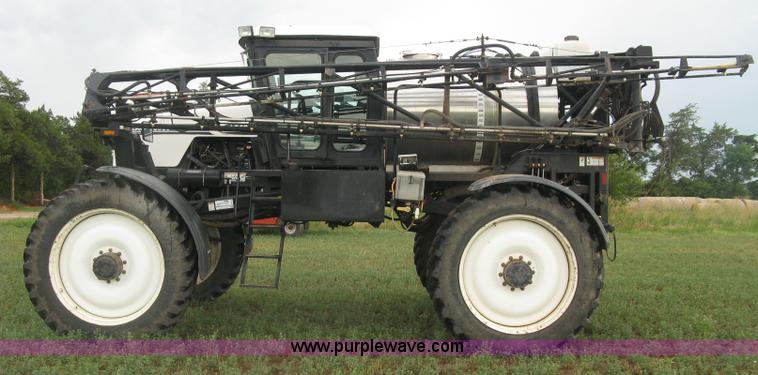 image for item K8715 2001 AGCO Willmar Eagle 8500 self-propelled sprayer