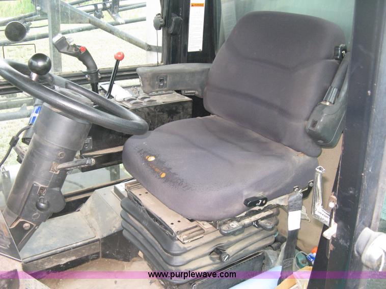 image for item K8715 2001 AGCO Willmar Eagle 8500 self-propelled sprayer