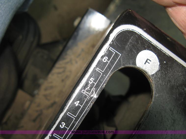 image for item K8715 2001 AGCO Willmar Eagle 8500 self-propelled sprayer