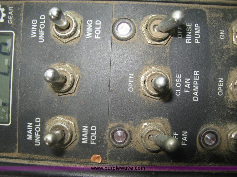 image for item K8715 2001 AGCO Willmar Eagle 8500 self-propelled sprayer