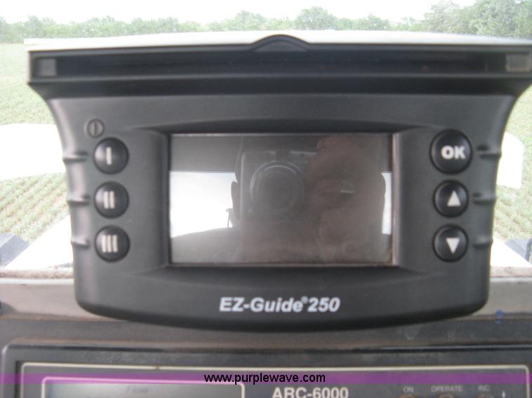 image for item K8715 2001 AGCO Willmar Eagle 8500 self-propelled sprayer