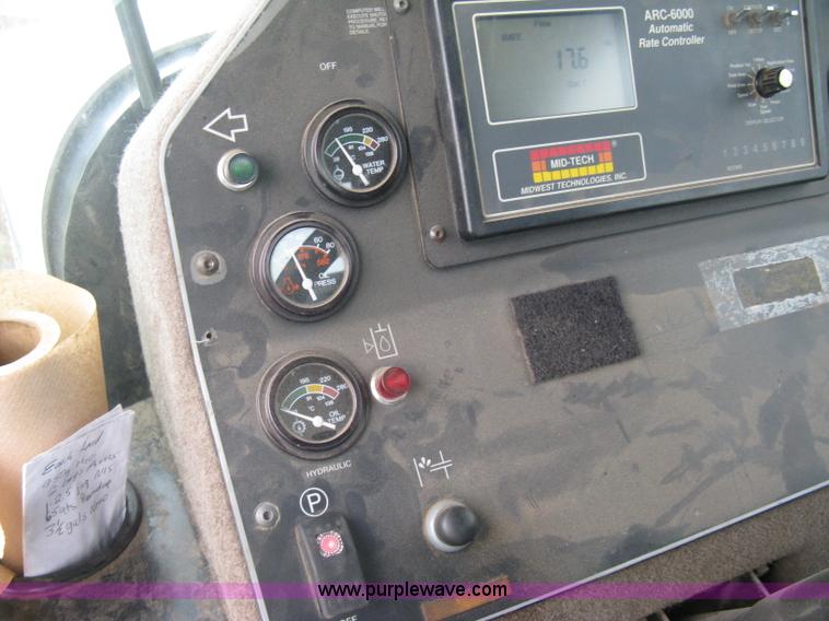 image for item K8715 2001 AGCO Willmar Eagle 8500 self-propelled sprayer