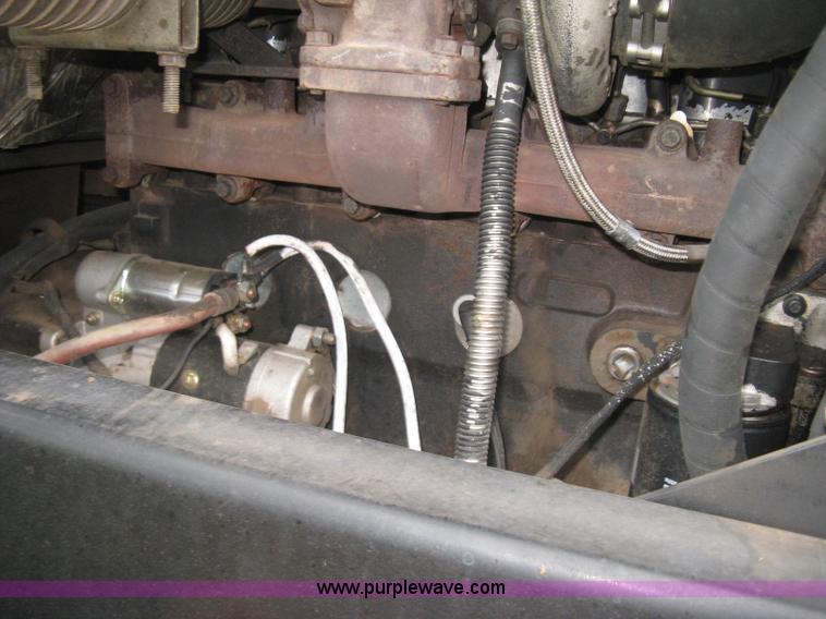 image for item K8715 2001 AGCO Willmar Eagle 8500 self-propelled sprayer