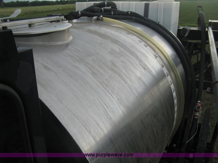 image for item K8715 2001 AGCO Willmar Eagle 8500 self-propelled sprayer