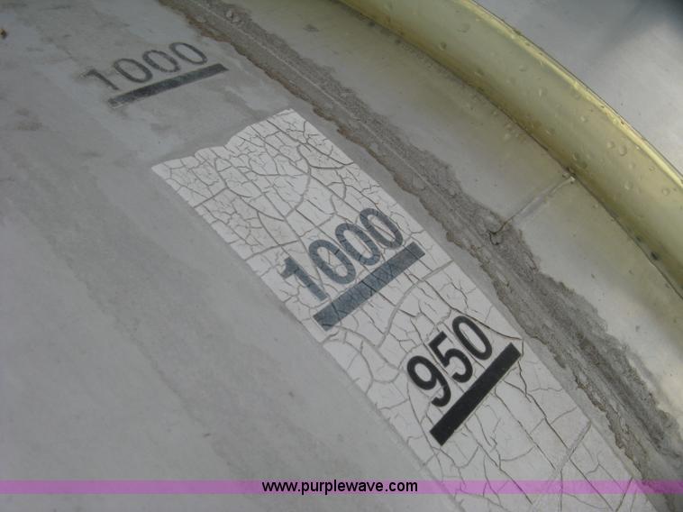 image for item K8715 2001 AGCO Willmar Eagle 8500 self-propelled sprayer