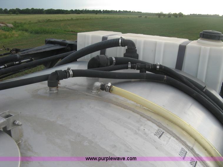 image for item K8715 2001 AGCO Willmar Eagle 8500 self-propelled sprayer